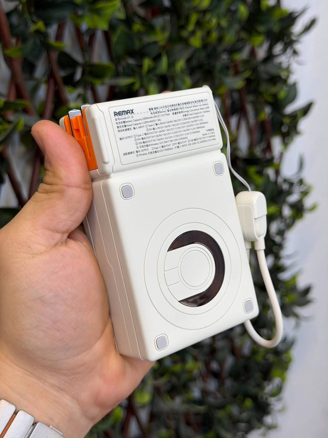 عرض يوم الاثنين 🔥

شاحن طوارئ حجم 20,000mAh
وبقدرة 30w
منفذ قلاب
كيبل مسكه
ماكسيف لاسلكي
وستاند مكتبي 
وشاحن جداري
وبضمان سنة من remax

التفاصيل داخل الفديو

عرض يوم واحد فقط او لنفاد الكميه خلال يوم الاثنين 

————————-

السعر  ٤٥  الف فقط يوم الاثنين لطفاً

————————

توصيل كل العراق ٥ الأف

————————-

للحجز او الاستفسار المراسله على الواتساب

*********** 
***********

————————-

العنوان شارع فلسطين مجاور الكوخ مكتب H&H

————————-

رابط جميع برامج التواصل https:// heylink.me/hussein.handh/

———————-

رابط الانضمام لكروب الواتساب https://chat.whatsapp.com/FvFJNN4B3DU3r8Zw96uhig?mode=gi_t
————————-

رابط الانضمام لقناة الواتساب ‏ https://whatsapp.com/channel/0029VbCZofYISTkPK9NW1729

نص مكتوب في الصور:
- عرض يوم الأثنين فقط 75% Charged 98 FOLDABLE 30W+22.5W 20000mAh 4 IN 1 POWER BANK ON/OFF 30W+22.5W 20000mAh 4 IN 1 POWER BANK ON/OFF سعة كبيرة 20000mAh ماكسييف Magnetic شاحن جداري 30W + 22.5W 3 منافذ شجن 3 Inputs 4 Outputs