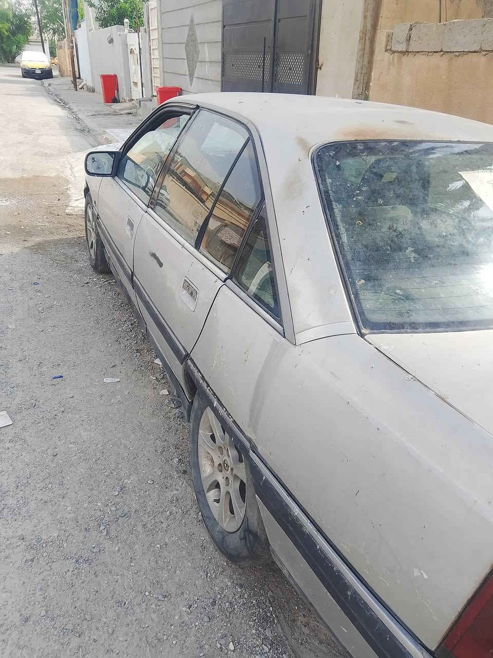 اوميكه للبيع موديل 91رقم ديالى سنويه ساقط بل 21 شرط التحويل دفتر بانزين بيه السعر 16 او بيه مجال السيار تشتغل التصال فقط ماجاوب واتساب ***********
