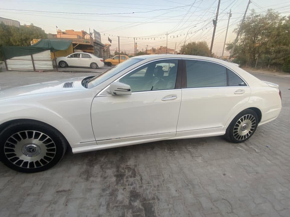 مارستدس موديل 2006محدثة 20011 بيعه 3قطع صبغ حجم 550 أبواب شفط سلايت كامرة سيارة نظيفة كلش مال جناي رقم بغداد عنوان بغداد خمس بردات ميمري  كشتنات  سعر 160وبيهه مجال شيء بصيط سيارة فول ***********

