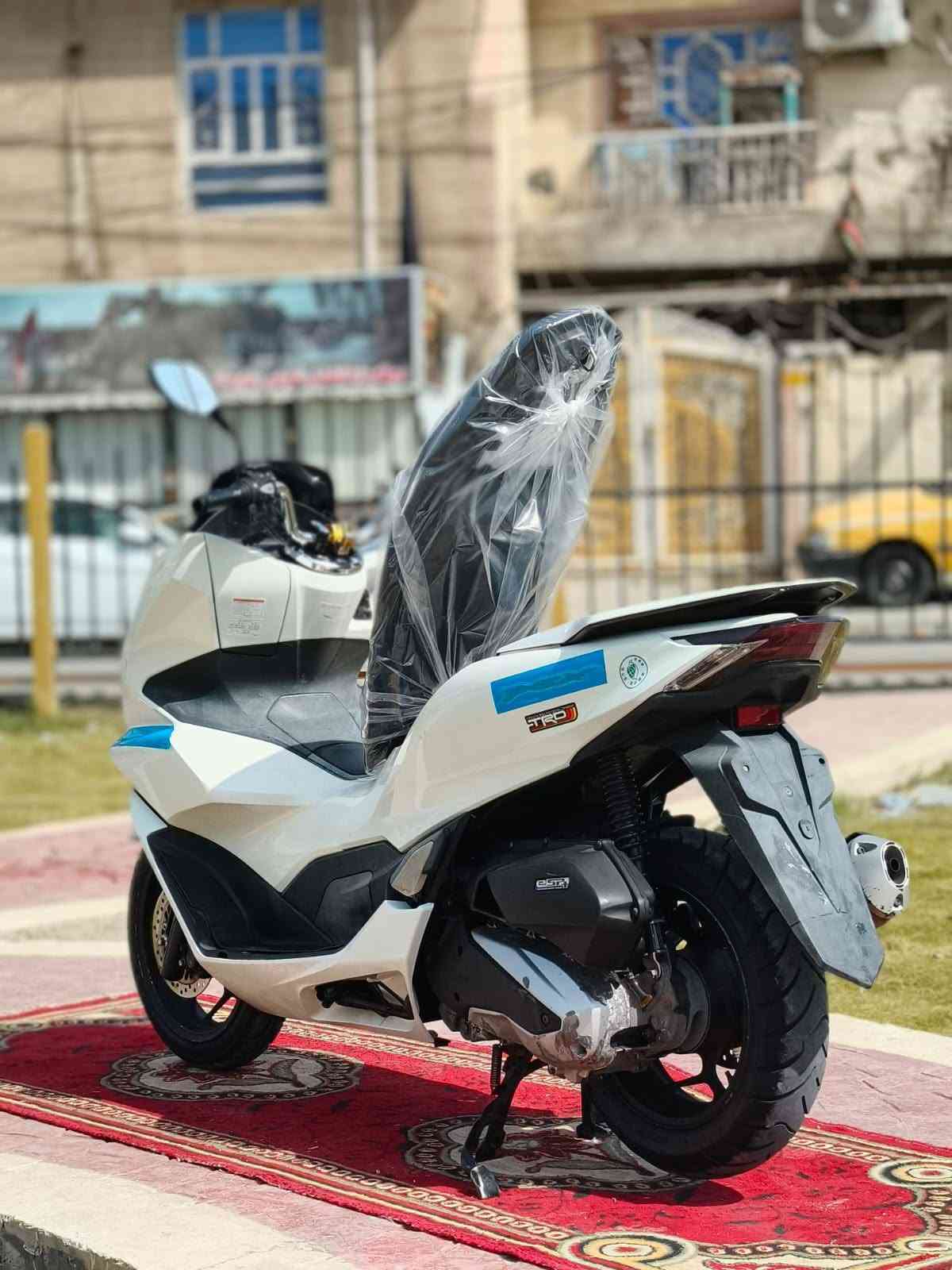 PCX • جيل الرابع • معدل كهربائيات