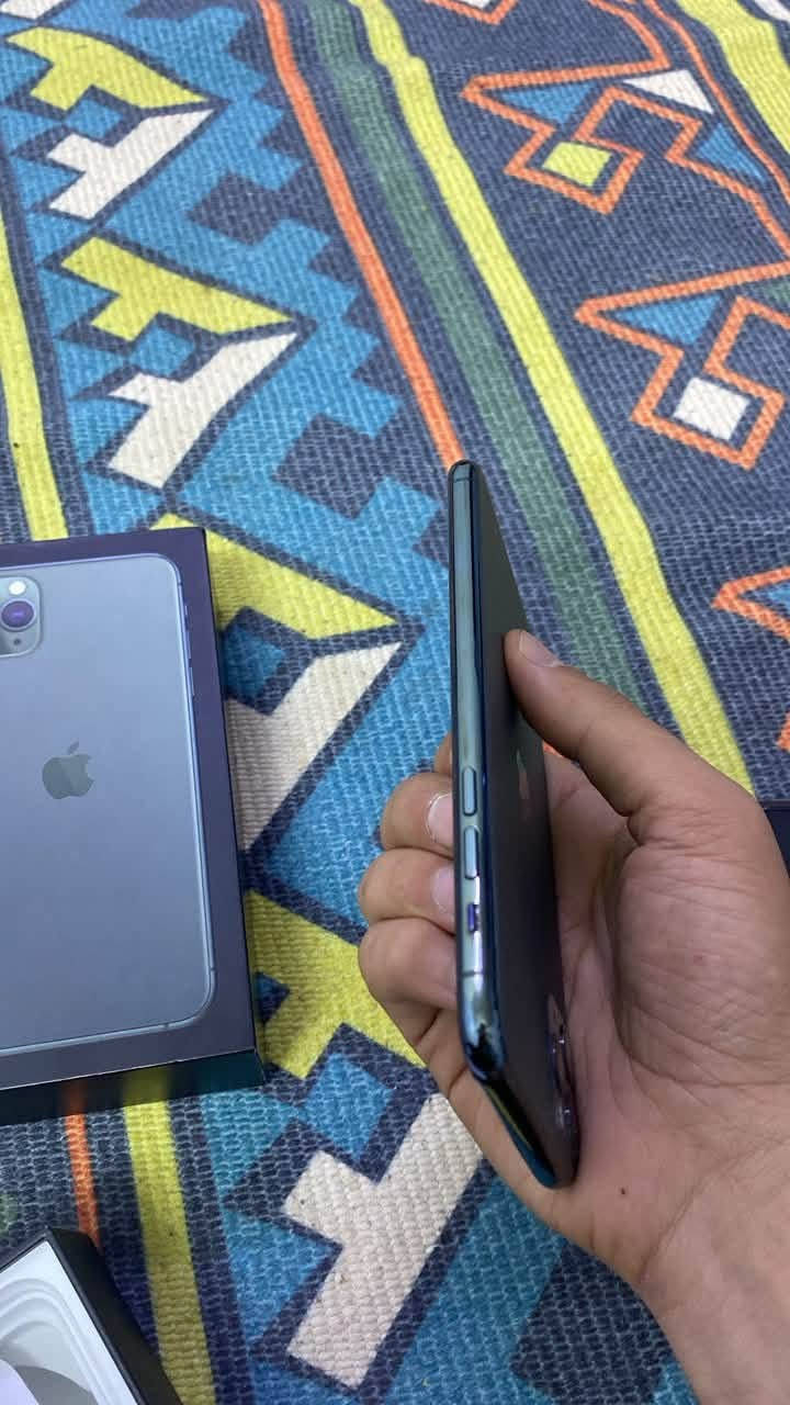 Iphone 11 pro max 💚
ئایفۆن ١١ پڕۆ ماکس 
٦٤ گیگا 
٢ سیم ZA/A
پاتری گۆڕاوە بە ئەصل
موبایلەکە تا بڵێی پاک و جوانە کارتۆنی بیلادی خۆی لەگەلە 
زەمانی ١٠ رۆژی لەگەلە 
نرخی کۆتایی ٢٥٠ هەزارە تکایە کەمتری نیە 
شوێن هەولێر 
گەیاندنم نیە 
Tel: ***********
