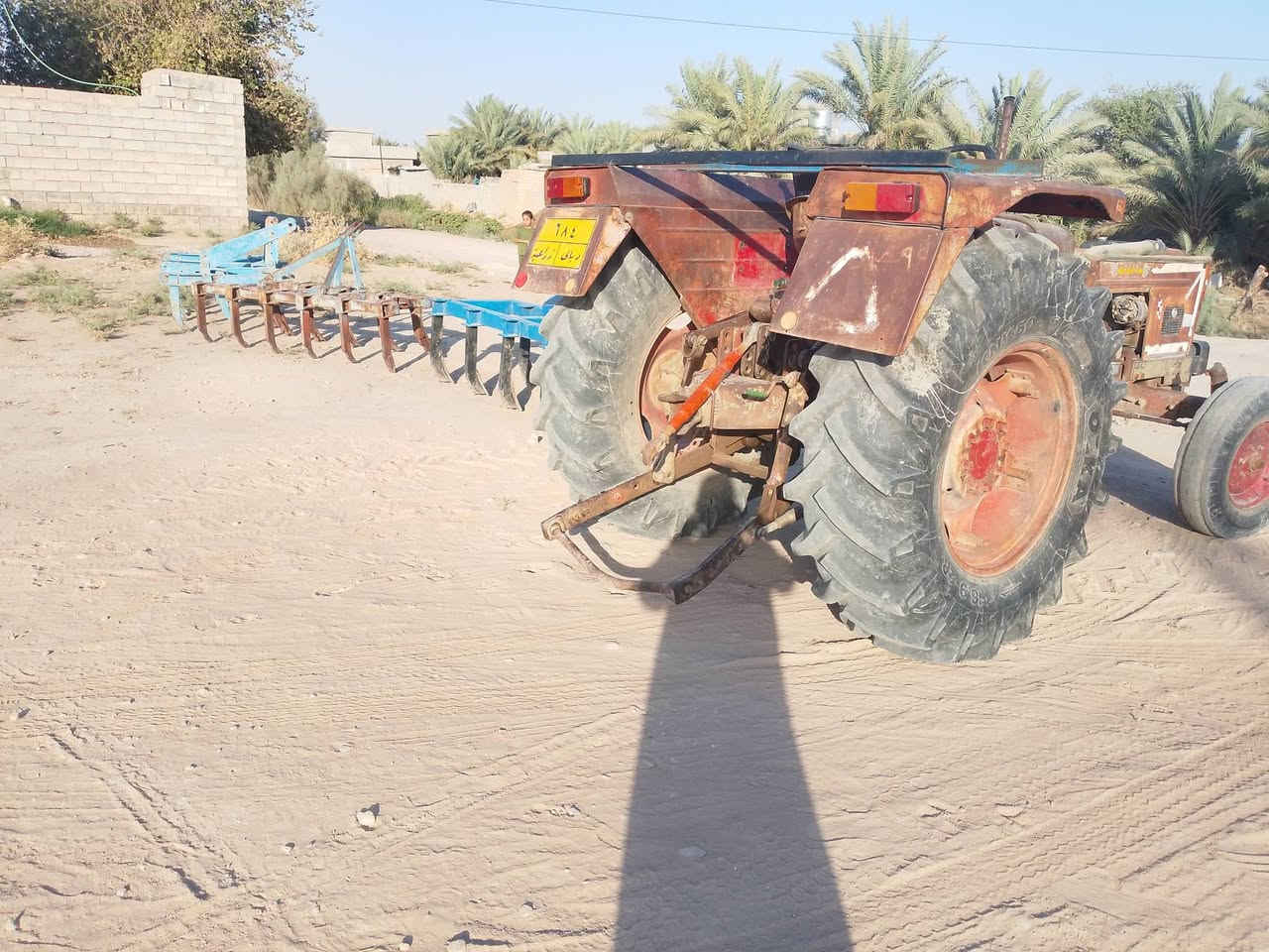 السلام عليكم خراميش ومكينه بلاديه للبيع تايرات وره جدد بم محرك سلف بريك كهربائيات  كامله مكان قريب ققرتبه ديالي لتواصل والاستفسار اتصل ع رقم ***********
