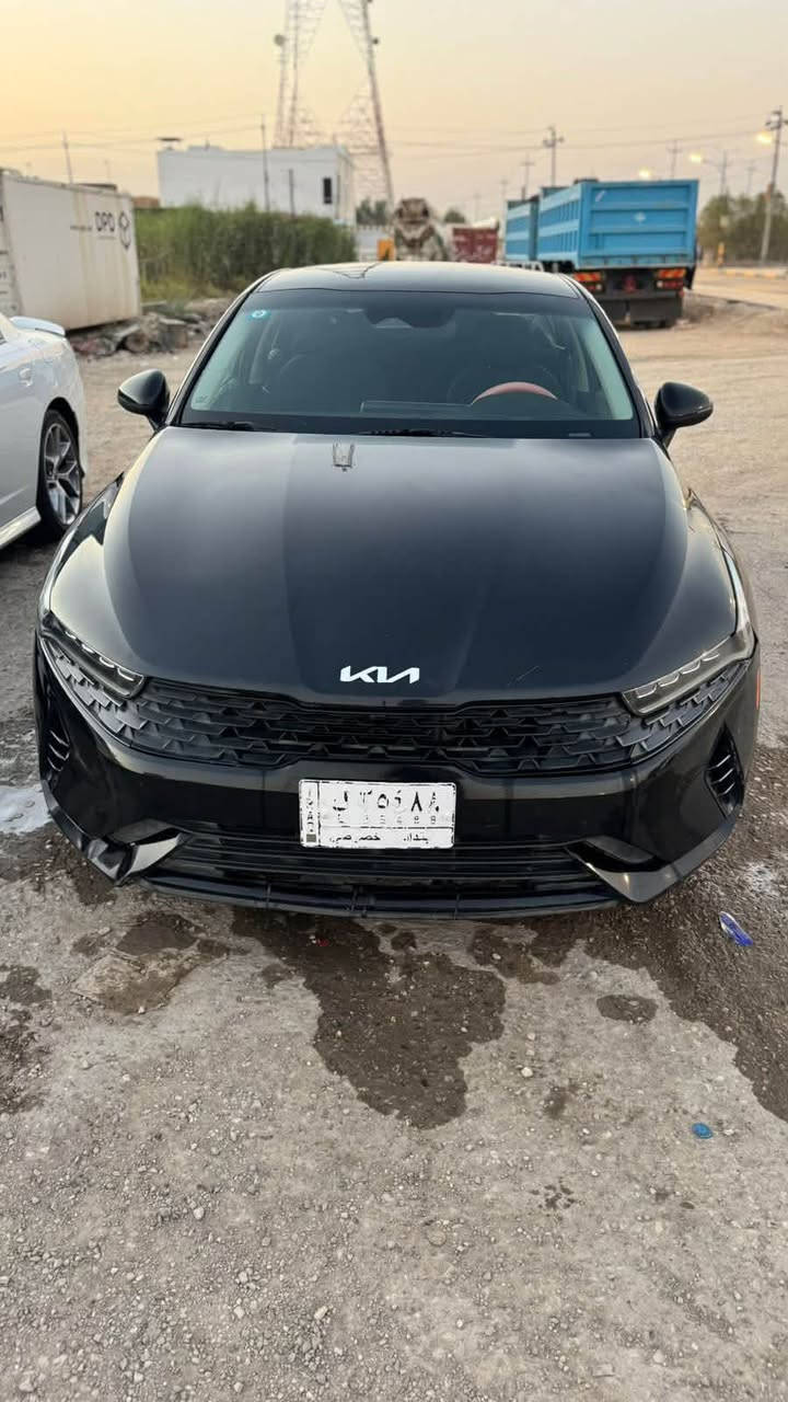 السلام عليكم 

سيارة K5 2023 وارد امريكي حادثها كما موضح في الصورة والسونار 

السعر ١٣٥ وبيها مجال بسيط 
المكان ناصرية مركز 

***********
