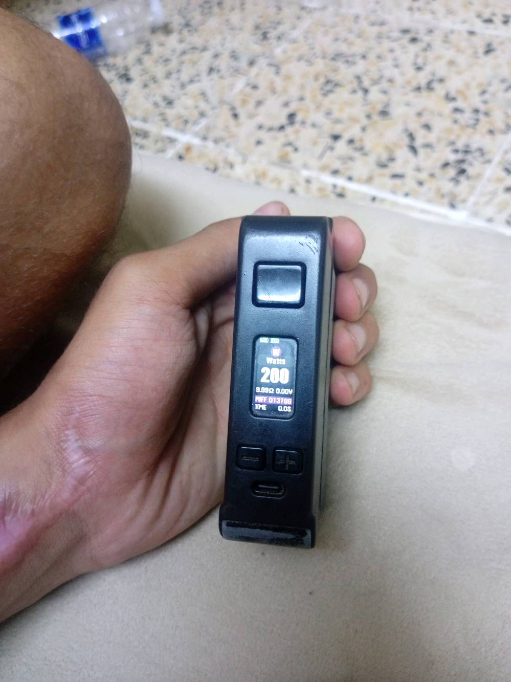 السلام عليكم 
متوفر تانك اربتر خزان شبه جديد مابي اي عيوب 
ومتوفر جهاز كور من شركة VANDY VAPE مابي بي اي عيب جهاز شغال 100٪ يدعم ال200W حقيقي وبيه هواي خواص ويدعم بطاريات حجم 21 
ومتوفر بطاريات 21 جديدات من سامسونك
سعر التانك 40 الف
سعر الجهاز المود 50 الف
وسعر البطاريات 15 الف 
واذا كلهن اتساهل بلسعر وموضح كمية الدخان الي طالع بنفس ما يطول 3 ثواني الي يريدهن يراسلني على وتساب او يخابر ***********