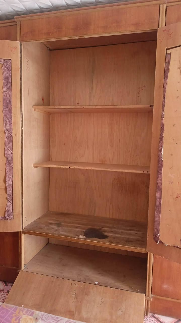السلام عليكم مكلف بالنشر كنتور ابو ال 6 نجاره مو سوكي نضيف حييل مكانه اولاد مسلم ***********

نص مكتوب في الصور:
- CAMON 30 23mm f/1.8 1/50s ISO231