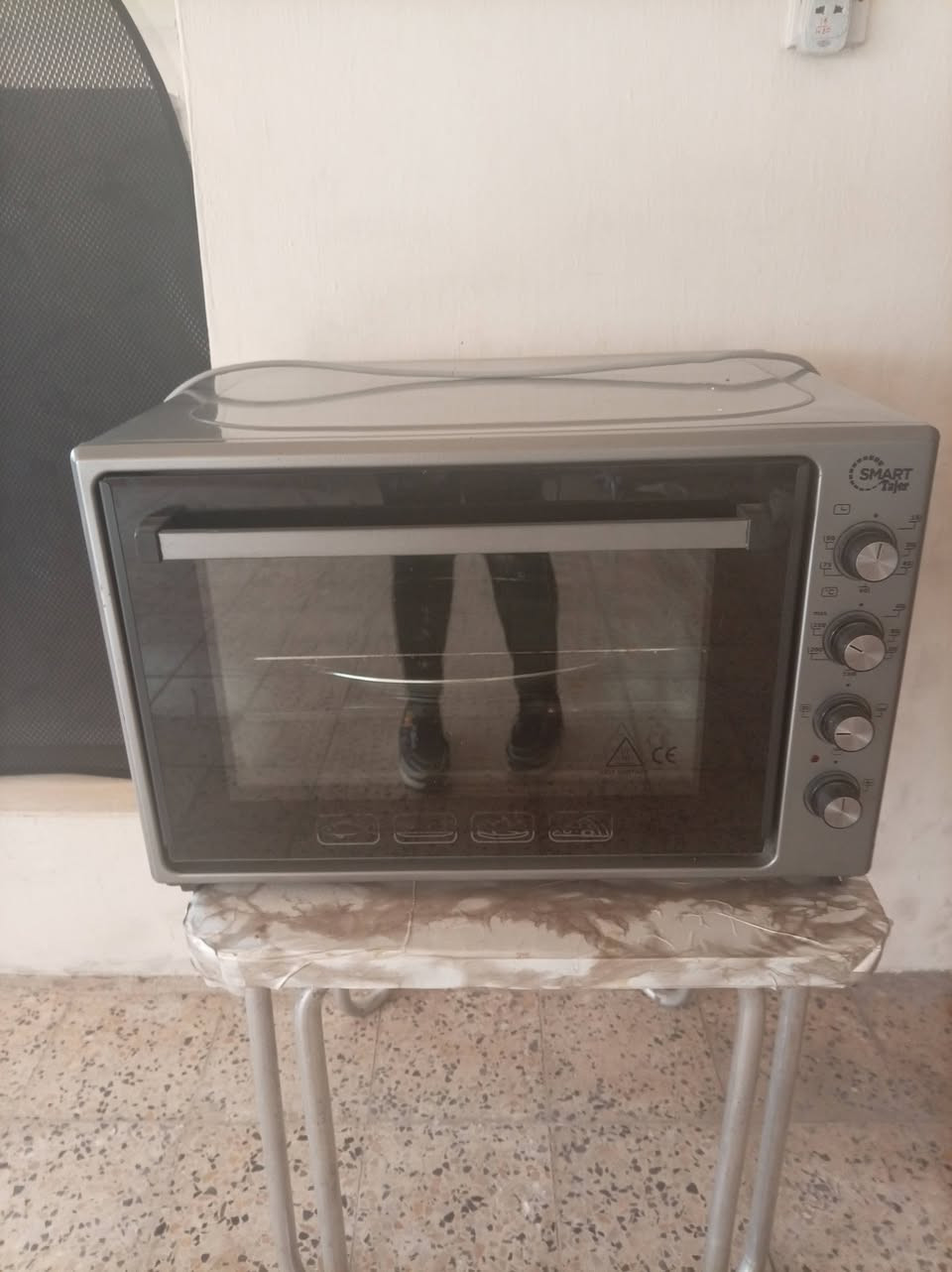 فرن كهربائي شغال عل وجهين يشتغل مستعمل شي قليل شرط مو مصلع ولا اي عيب مابي ***********  توصيل يوجد داخل اربيل وموصل
