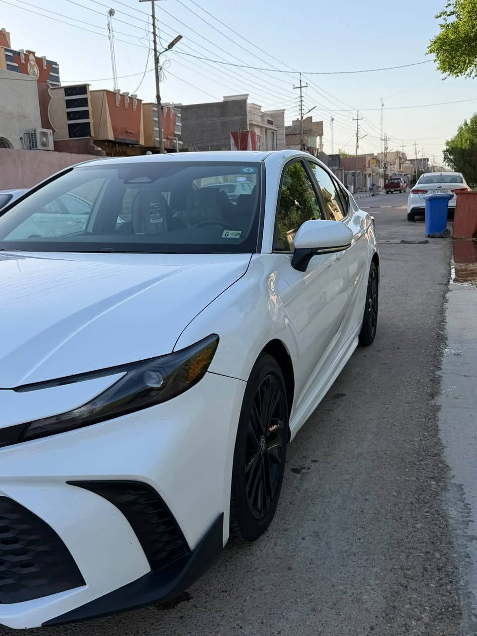 السلام عليكم
كامري SE Plus 2025

فول مواصفات

تدفئة كشنات + ستيرن

فتحة سقف

ماشية 70 الف كيلو متر 

السعر 23 الف 

*********** وتساب
