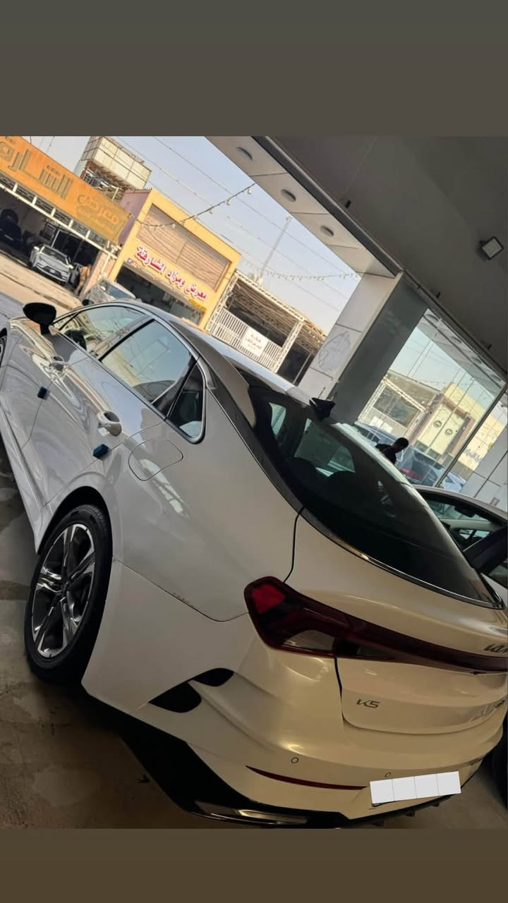 السلام عليكم👋🏻. 

للبيع K5 2024 1/1 1600 توربو لون ابيض 🤍

موصفات السيارة : 🚘

- شاشة كاميرا 
- كشنات جلد وتدفئه وتبريد وكهرباء 
- تشغيل عن بعد
- حساسات خلفية وامامية 
- نقط عمياء 
- بانورما 
- تبريد قطعتين 
- مودات قياده 
- تحكمات ستيرن 
- هند بريك بصمه 

السيارة امريكية بيها بنيد ودعامية تبديل فقط ، ودعاميه خلفية صبغ اكفلك ياها من شواصي ولغود ودواخل ولحيم ، كير مكينة اكسل كله كفاله 
السيارة رقم بغداد تحويل ثاني يوم ماشية 36 الف كيلو السيارة دينار متصرف عليها غير بانزين ودهن جديدة معنى الكلمة 🤍.

مكان السياره سيدية 📍

السيارة سعرها 188 وبيها مجال كلش قليل🤍. 

*********** 📞

