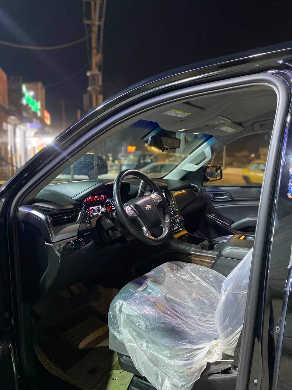 للبيع | تاهو Lt موديل 2019 
السيارة بحالة ممتازة ونظيفة جدًا
▪️ الممشى: 81km
▪️ المواصفات: فول فول
▪️ الدفع: فور ويل
▪️ المحرك: 5.300
▪️ اللوحات: بغداد
▪️ الموقع: بغداد
المواصفات:
 • كشنات  مخمل
 • كهرباء + تدفئة
 • خزن 3 وضعيات
 • ستيرن كهرباء + تدفئة
 • نظام رادارات + وقوف ذاتي 
 • وضعيات قيادة متعددة 
قاصة + ستيرن رجاج + كشن رجاج
كشنات قلاب 7 راكب
 • تشغيل عن بُعد
 • بخاخات تنظيف اللايتات الأمامية
 • حساسات أمامية وخلفية
 • ويل 18 إنج بلادي
✔️ السيارة تبديل جاملغات وبنيد القطع الاصلية موجودة بدون دواخل
📞 الاتصال ***********
السعر :280 وبيها مجال
