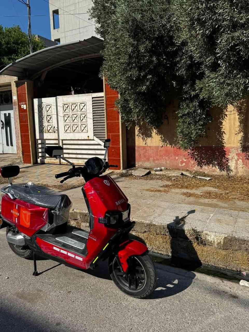 الزيرو للبيع
ريان وحش الكون 
لون احمر 
مستخدم شهرين فقط لا غير !!!!!!! 
 الماطور بعدو بحاله الوكاله 
السعر 
 مليون وميتين وخمسين وبي مجال بسيط 
قلبي لحد يجيني يكلي الجديد  مليون وتلاثميه  
ماطور بعدو زيرو ماشي 700 كيلو قابل للزياده
مكاني موصل حي الحدباء 
***********.   واتساب فقط
