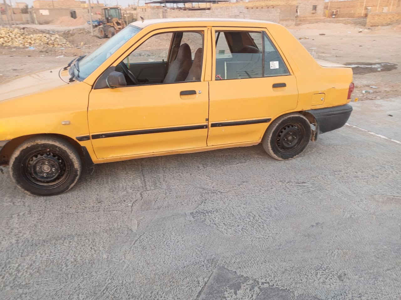 سلام عليكم سايبه للبيع موديل ٢٠١٥ السعر ٣٣ وبيها مجال العنوان ديوانيه الحمزه شرقي ذقم تليفون***********
