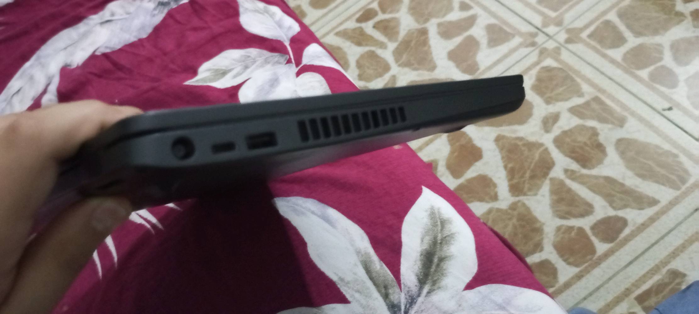 Dell3540 للبيع الجهاز مستخدم استخدام قليل اخو الجديد شخط مابي
المعالج cori7 الجيل 8
هارد 256ssd 
كرت شاشة خارجي 2gb
مناسب البرمجة والتصميم 
يشغل GTA 5 +pes 21 
يشغل باقة ادوبي باكمله سلس جدا 
كيبورد ضوئي عربي انكليزي 
الهدايا 
شاحنه اصليه ✔️ +حقيبة + ماوس ضوئي