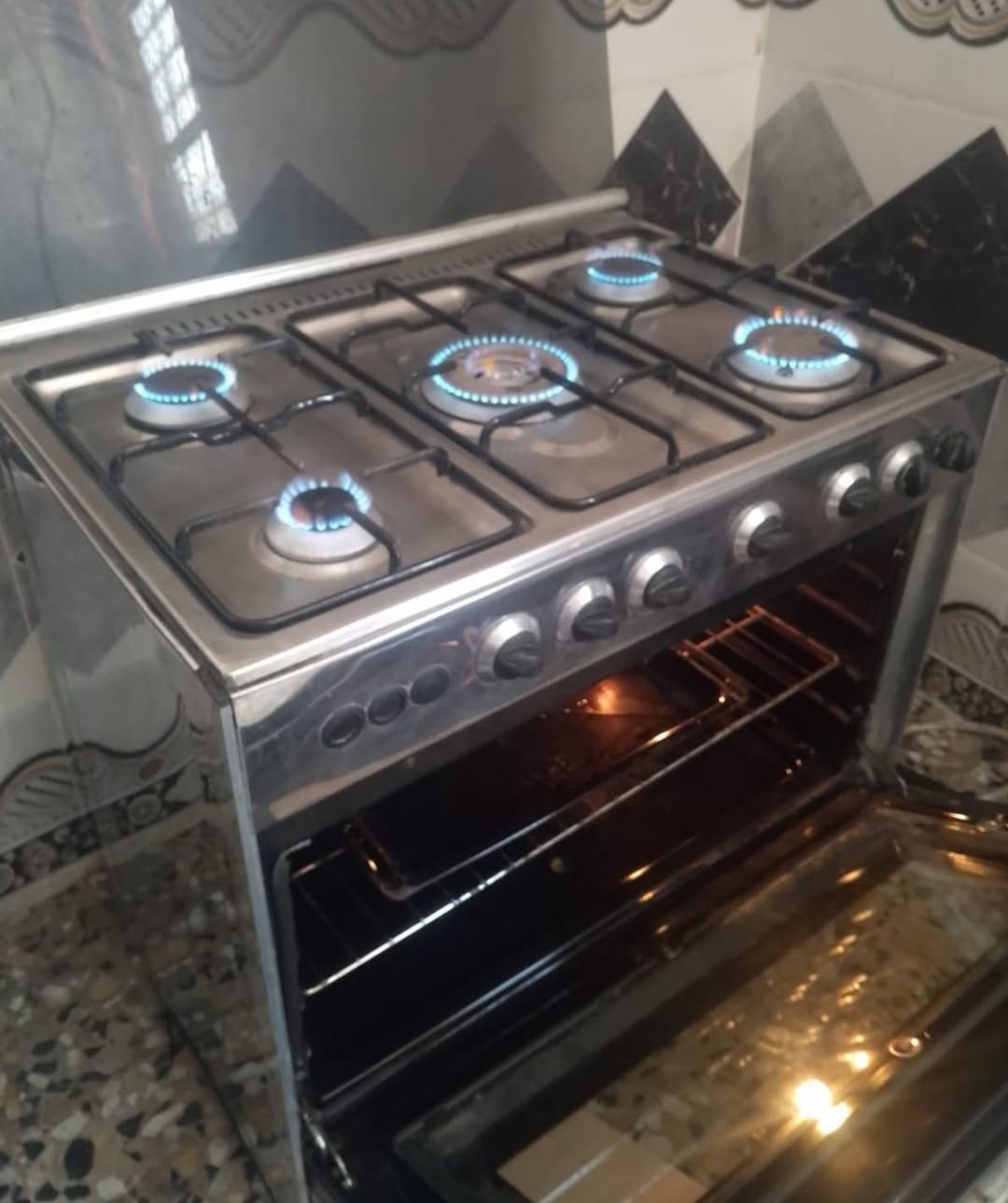 طباخ 175كاونتر350بيهن مجال مدينة الصدر اكو توصيل ***********
