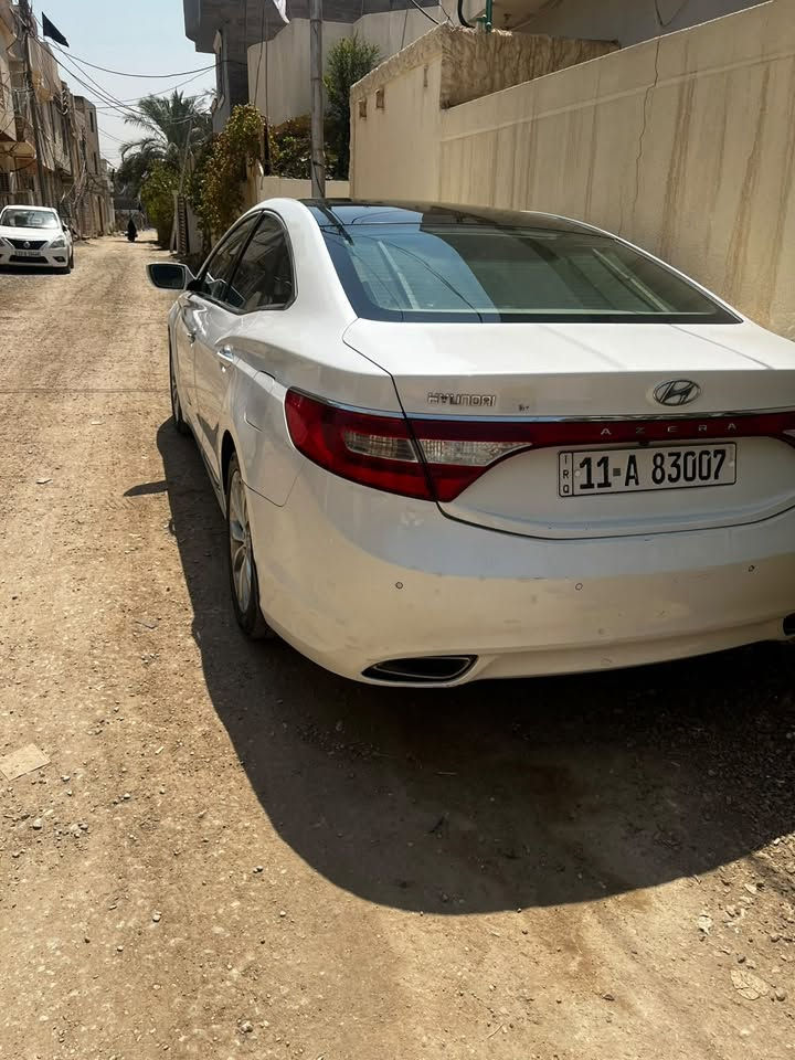 **للبيع هونداي ازيرا خليجي فول

✅ موديل:2012
✅ اللون:ابيض
✅ المحرك:3000 v6
✅ الكير:اوتوماتيك
✅ الممشى:274
✅الرقم:بغداد

**المواصفات:**
📍كشنات جلد
📍بانوراما
📍تحكمات كشن كهرباء
📍شاشه
📍حساسات

* المكينة والگير بحالة ممتازة، كفالة عامة، بدون تبخير أو تنقيص أو أي مشاكل.
* جميع الكهربائيات تعمل بشكل طبيعي.
* الضرر :موضح بلسونار

ســعــر ✅ :: 108 وبيه مجال قليل

📍 **الموقع:** كربلاء
📞 **للاستفسار:*************
