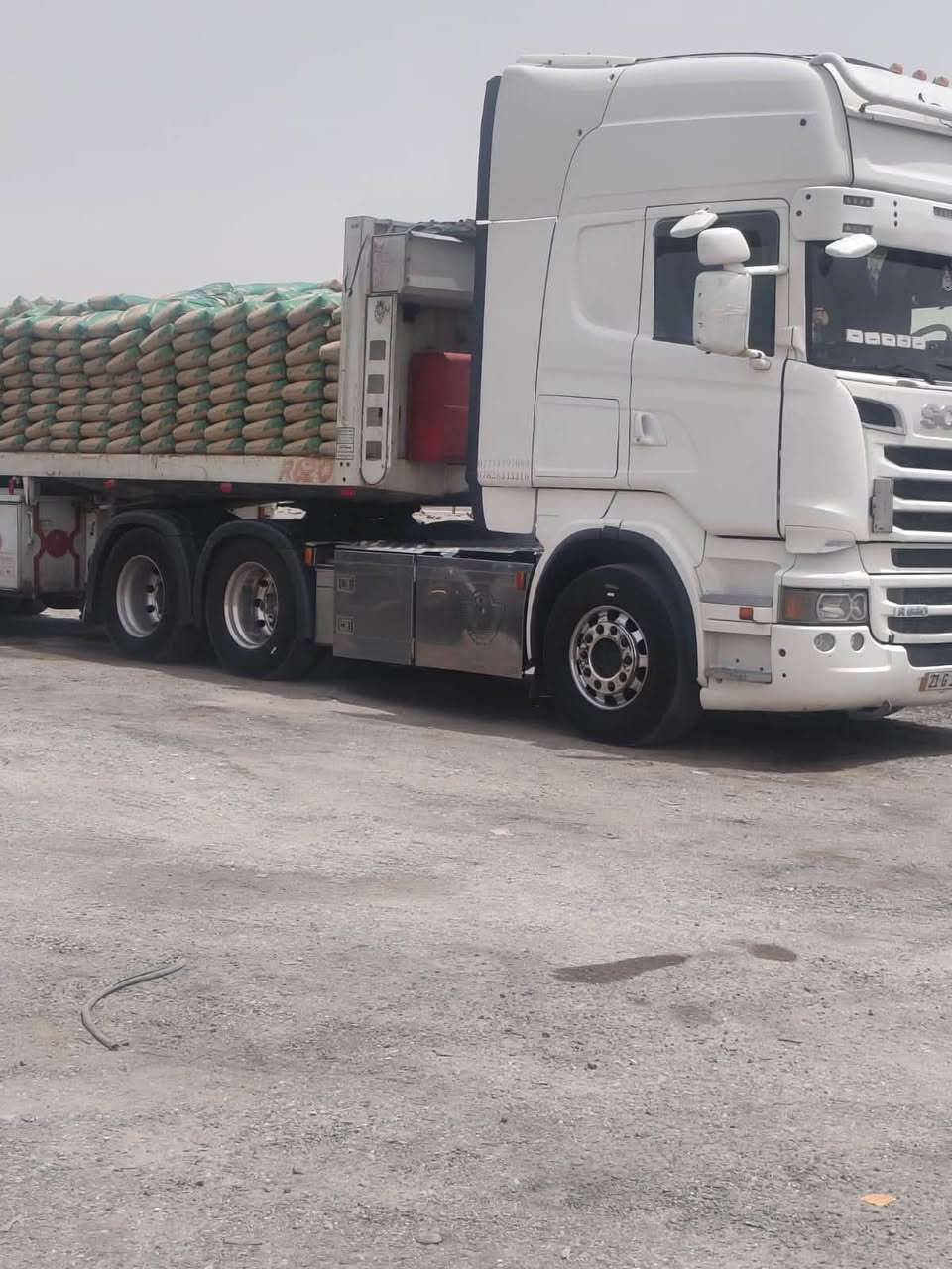 للبيع اسكانيا موديل 2013 سنكل خلفي مزوج بلاد شاصي بطن حجم 560  كير اوتوماتيك عربانه ‏سبرنك4 دناكير حجم 16طول 60و13 عمل ‏الرافدين لسعر610/ ***********
— مع ‏علي نبيل‏ في ‏محافظة بابل‏.
