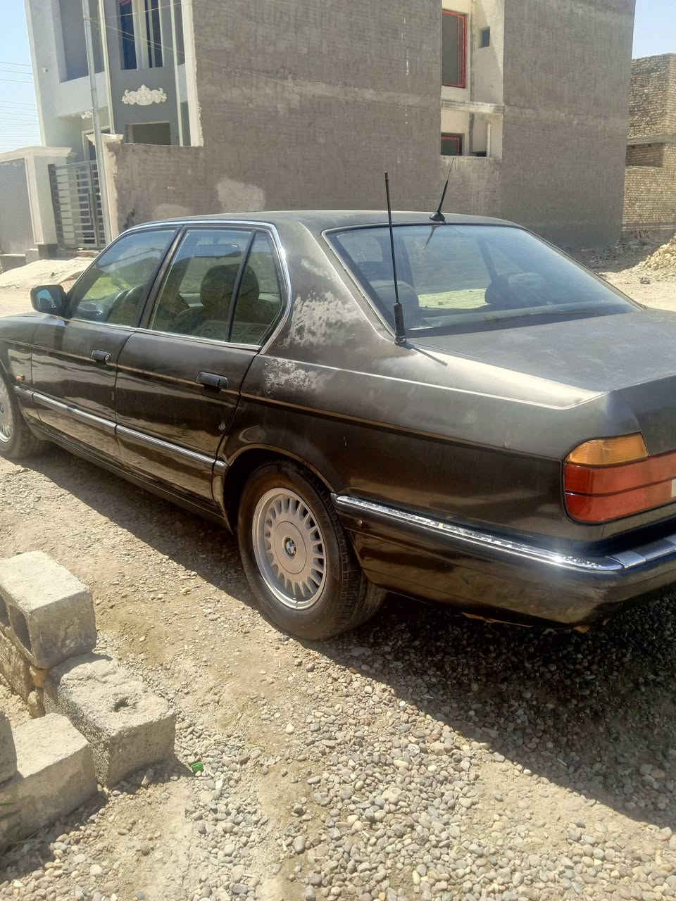 للبيع ٩٢ حجم ٧٣٠ محرك ٣٥  كير اوتوماتيك البك يأخر غرفته نضيفه وحلوه رقم بغداد انكليزي باسمي تحويل مباشر سياره مابيها نقص عدا البك مال الكثير السعر ٣٠ ورقه مكاني ابو غريب الحصوه  ***********
