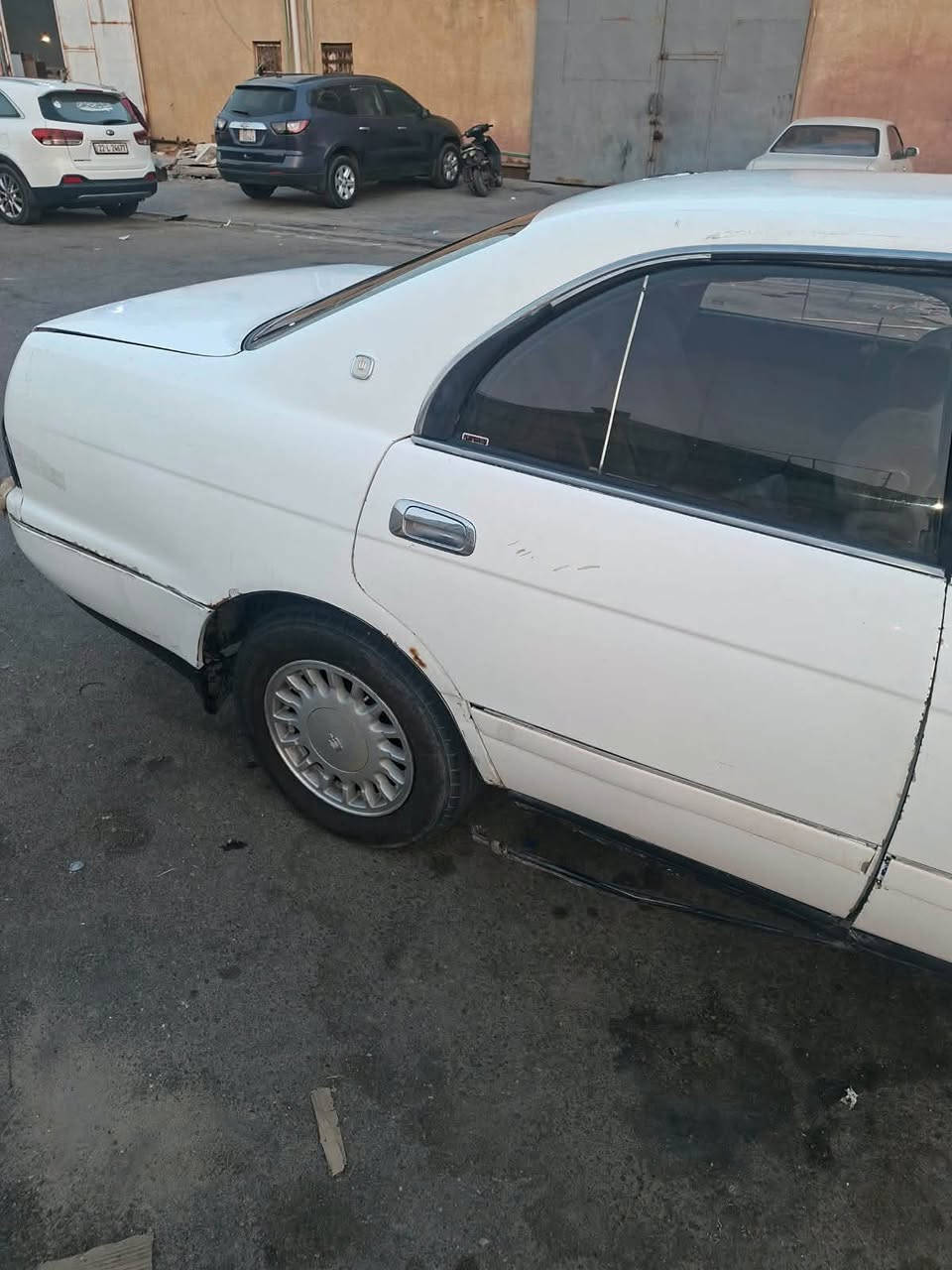 بطة • للبيع • بها مجال