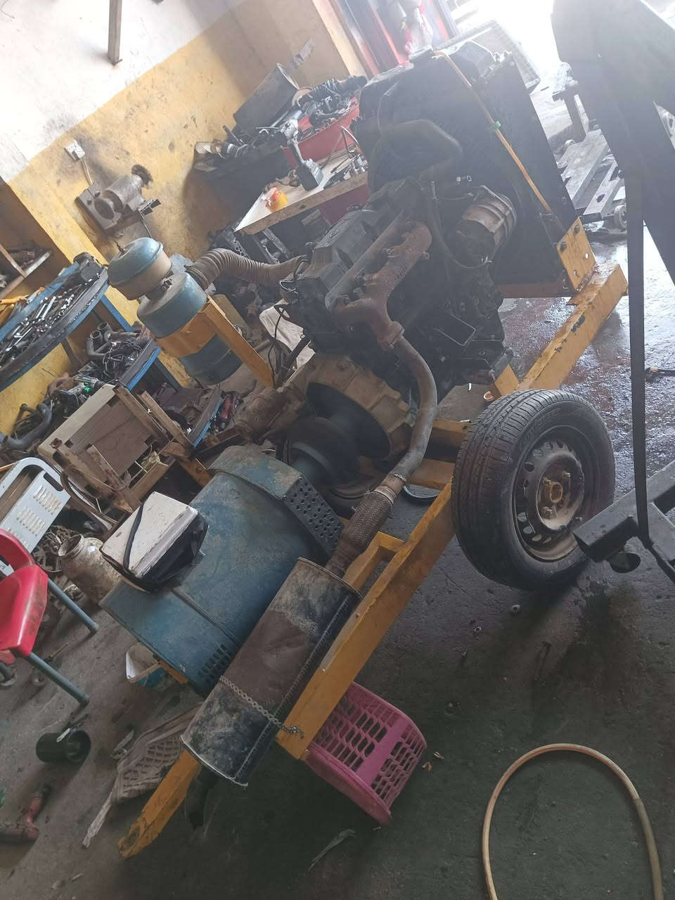 سلام عليكم
للبيع مولد كيا 2701 ...30KV.تخم تايرات جديد 120امبير 
ثري فيز أو بيه جهاز يحول سنكل شنو يعجبك أشغل 
السعر 22ورقة أو بيه مجال 
كربلاء . الحسينيه 
***********
