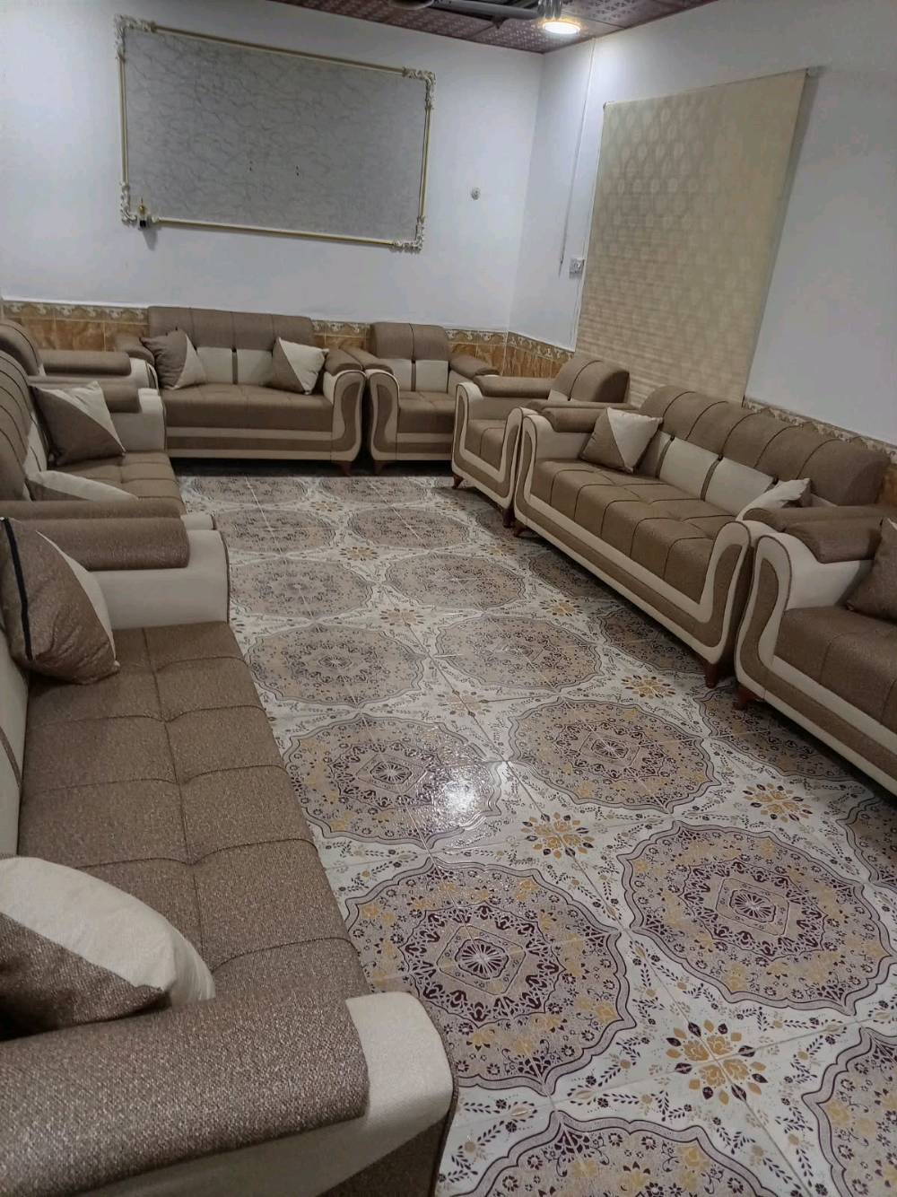 اسلام عليكم قنفات تخمين جدد النضافة 100 بل 100 قليلة صارنة شهر من جبناهن وياهن فراش و هاذ الفيديو بل فراش والصور بدون فراش والمكان البصرة القرنة رقم الهاتف ***********