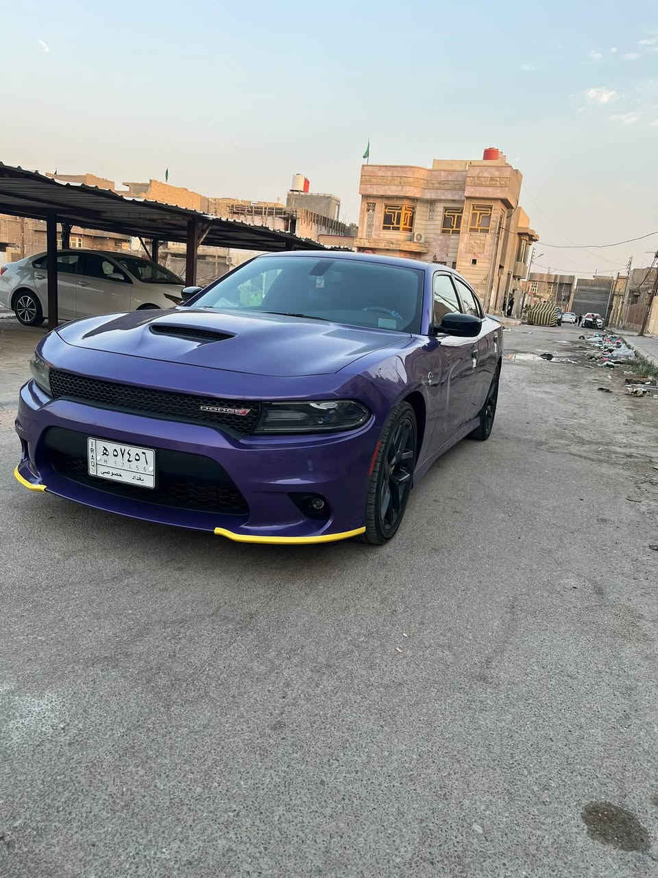 السلام عليكم 
دوج جارجر 2019 sxt
محدث جي تي رقم بغداد 
حادث سياره فقط كرده مثل ماواضح بصور الحادث 
بدون تبديل فقط صبغ سياره جاهزه من جميع النواحي 
مكان السياره (السماوه المركز )السعر 200 
للاستفسار   ***********
