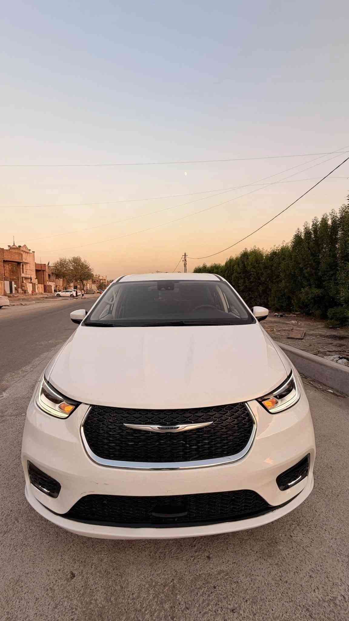 السلام عليكم
كرايسلر فويجر ٢٠٢٣ للبيع 
حادثه بالصور وموجود رقم الشاصي 
بوب وجنطه كهرباء ٦ سلندر ٣.٦  السياره حره بدون رقم وبسمنه المكان بغداد مدينه الصدر ماشيه تقريباً ٨٠ الف كيلو  
رقم راعيه ‭***********‬
السعر ١٨٥ وبيه مجال
