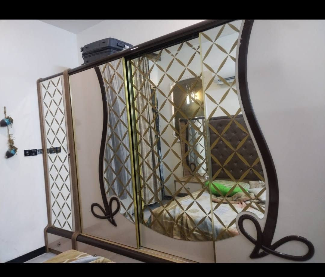 غرفة نوم مستعمله نظيفه جدا السعر مليون وربع.
***********
