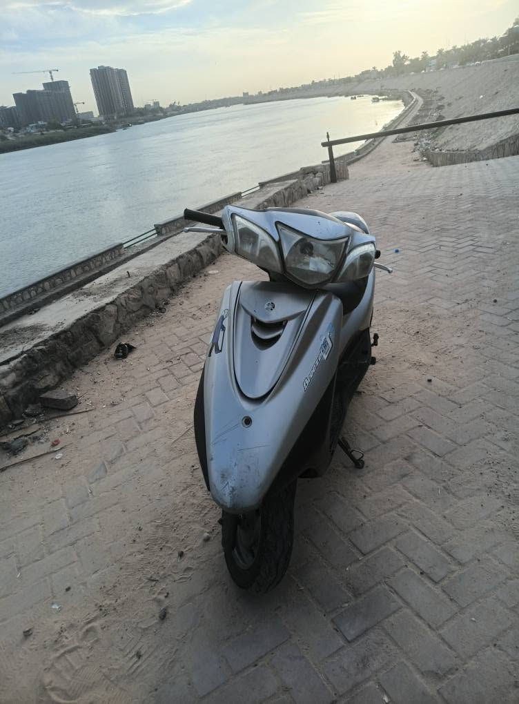 سلام عليكم ياماها بغباء الدراجه نوزل  كفرات مختمه  كربايات شغاليه دراجايه مكفول  بكاني بغداد بلا القاهره يم جوزات رقم ***********.  السعر ١١٠٠ بغداد, العراق
