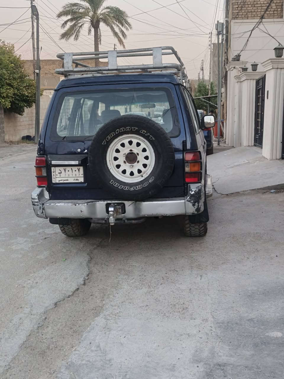 سلام عليكم
باجيرو 97 رقم بغداد السيارة باسمي 
محرك 2400 مكفولة محرك وكير وفور ويل شغال
التبريد ينراد ربط البواري 
تخم تاير جديد 
سعر البيع 45 وبيها مجال
للاستفسار ***********
