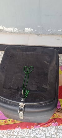 صندوق كبير • يحتاج رف • طابقين