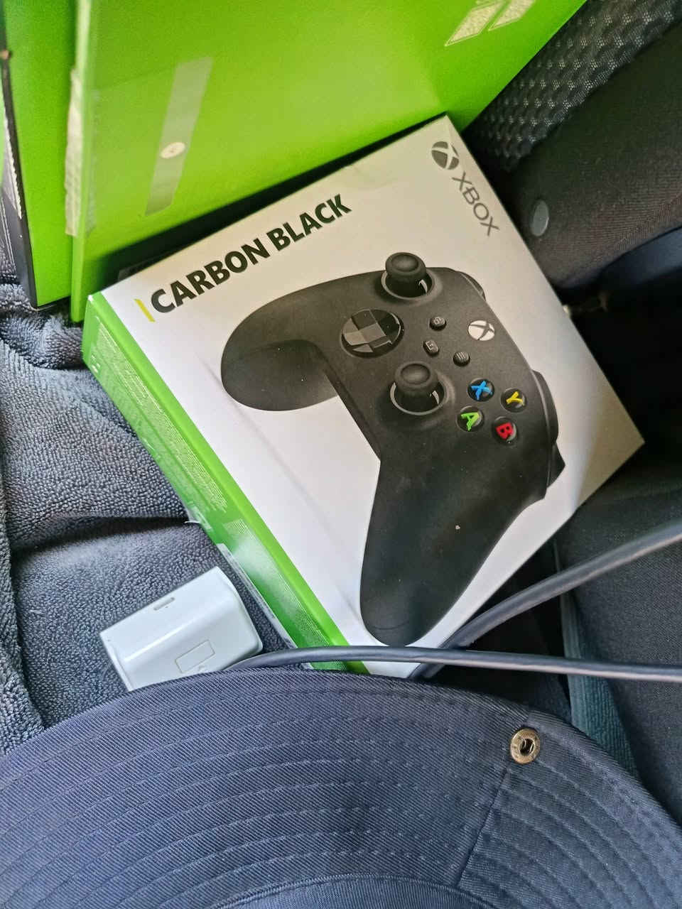 Xbox series X 1T
جهاز ويا يدتين اصليات غراضة كاملة يجي ويا كارتونه وكيبلات مالتهة الاصليات لوك ستيكر الجهاز واليدات على الفحص تجي تفحص وتلعب يلا تاخذه
مكاني بغداد شارع فلسطين.

*عندي UPS اون لاين اشتريته قبل شهر وصل الشراء موجود 1000 Kv يشغل الجهاز وشاشة حجم 55 نص ساعة كاملة بدون اي قطع او فصلة او انطفاء وايضا على الفحص الي حاب ياخذه ويا الجهاز سعر وحده 150 الف قفلة.
***********
سعر الجهاز 775 قفلة
