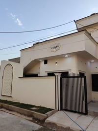 بيت للبيع • ١٠٠م • صفر