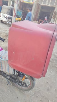 صندوق دلفري الحجم الجبير  نضيف بس يحتاجله رزه  سعره 25  07836344499 ال...