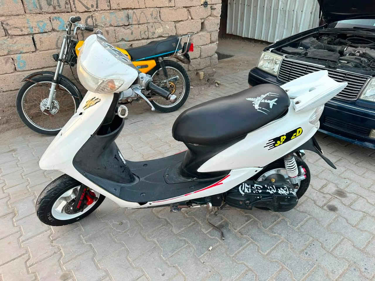 سلام عليكم للبيع عصفوري خطين رياضي  جاهزه من كلشي مكينه ناعمه نهضه حلوه تجي وتفحص وشوف دراجه جديده وخير من الله كهربائيات كله شغاله سلف اشاير لايت صطاب خلفي عداد قفل صندوك دبلات بطل بلاد شغالات بريكات امامي خلفي مانقصه شي 
للاستفسار ***********
البصره قضاء المدينه
