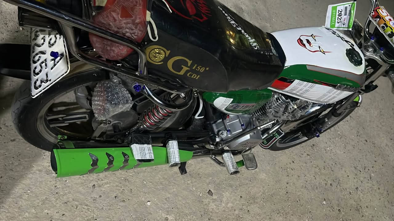 سيفان موديل 2022 مسجل كامل لوحات نكليزي تحويل ثاني
نضافته كدام عينك. تجي تفحص فقط ❤️
المكان فلوجه 
السعر 1.450 بي مجال قليل 
هـ***********
