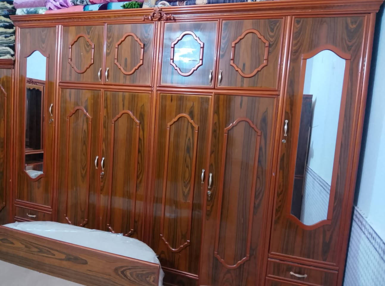 السلام عليكم غرفه للبيع طابقين ست بيبان السعر مليونين وبيها مجال بسيط***********
