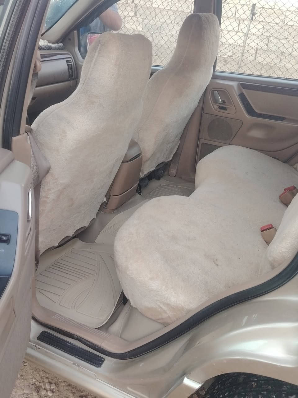 سلام عليكم سيارة لبيع عنوان خانقين سعر ٧٥بيها مجال قليل ستفسار تصل إلى هاذة رقم ***********
