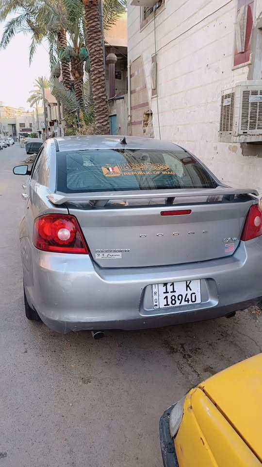 دوج افنجر موديل ٢٠١٣ مكينة ٣٦٠٠ شاشة اندرويد + شاشة كار بلي كامرة خلفية كروس سرعة تحكمات استيرن تبريد ثلج ❄️ مراوس ماليبو مع فرق بسيط عندي *********** واتساب
