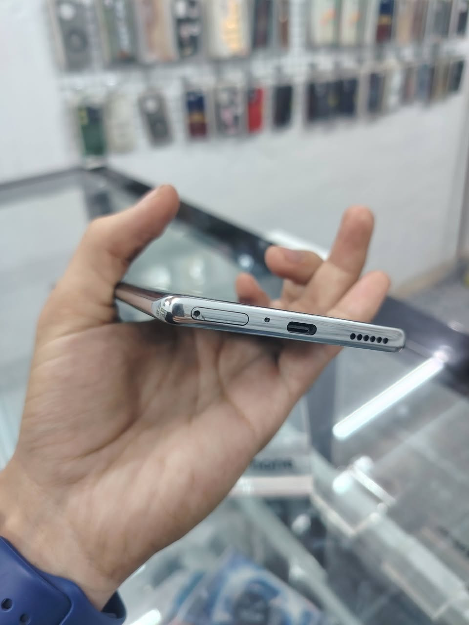 تكنو كامون 40 برو 5G ذاكره 256 عشوايه 8+8 نضافت جهاز كدامك بدون ملحقات السعر 325 مكاني بغداد جسر ديالئ القديم شراي راسلني *********** مكتب المصطفى توصيل داخل بغداد فقط
