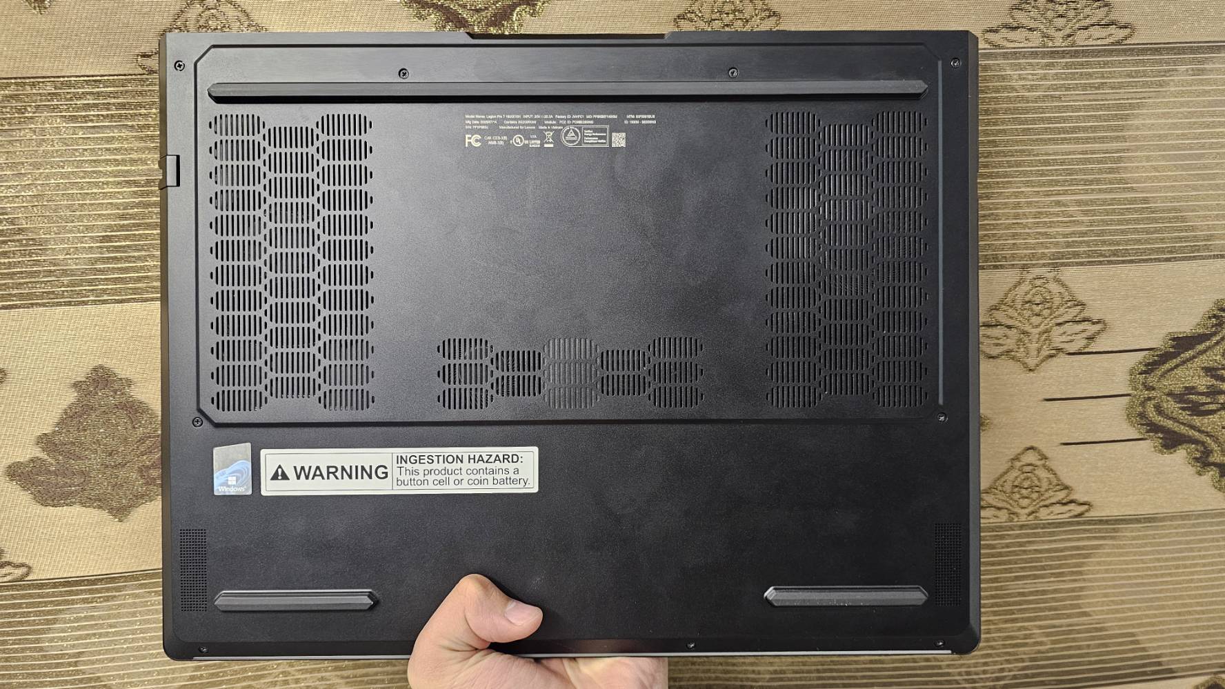 لينوفو Legion Pro 7 • RTX 5070 Ti • OLED ١٦بوصة 240Hz