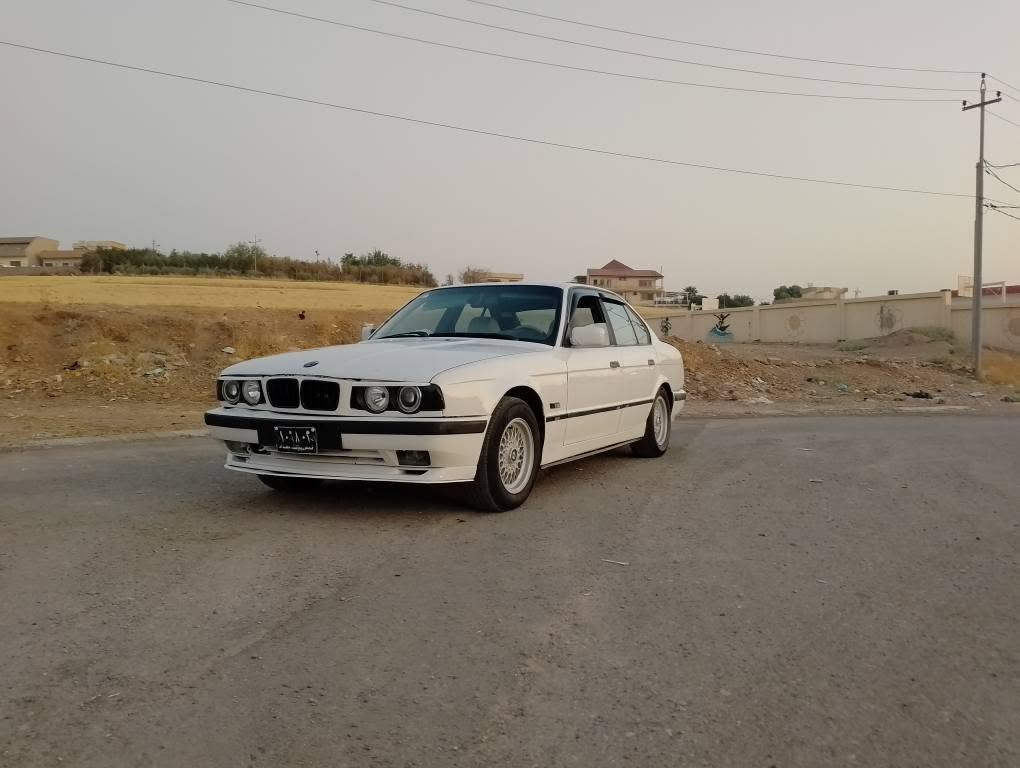 BMW 525i
M  1993سپی بەفری
گێڕعادی فول M سەیارەکە
دەعمی لۆ دەعامی بەشەرت 
حیزامەکی جوان کرایە
بەس یەک بستی هەیەچاملغی لای سەکن باقی گێڕ مەکینە ئەکسل دەبڵەکانی بەکاملی گۆڕاوەبەشەرت 4تایەوپاتری
نوێ بەسەرت سەیارەکەتەعمیر کامل کرایە
ئاڕم پلاستیک هەولێربەشەرت
سعر30$ کەمەک مجال شوێن هەولێربەحرکە
ژ.م.***********
برایان بەس فرۆشتنە گۆڕینەوەو قەردوقستم نیە
W  M  V أربيل, العراق
