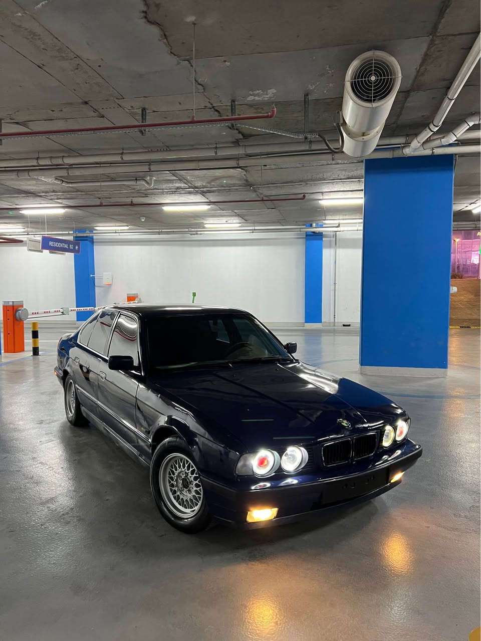 BMW 1990.  520
ره نگ نيلي 
تبريد 
گير عادي
گير مه كينه به شه رت 
ويل حه سير
لايت هه مووي تازه گؤريتم
بگلايتى تازه م لؤ به ستايه ناو كارتؤن خوم ده رم كردوه
هيج ليدرانيكى نيه په مپه لؤ جوانى 
سه ياره كه هه تابلي جوانه و بيكيشه يه 
ته قه و ره قه به شه رت تازه هه موو ژيره وه م گؤرينه كامل بيلادم به ستايه 
فحس و هه زه ى تازه بؤم كردوه 
سه ياره ره قه م اربيل ره قه م تازه يه باريك 
سعر $48وه ره قه مه جال $💰💵

***********  واتسئاب كوره ك 

BMW 1990  (520) 

لؤن.  نيلي
تبريد 
گير عادي 
گير محرك كهربائي كلشي بشه رت
ره قه م هه زه سه نه ويه كول جديد 
سه در كامل جديد بيلاديي
لايتات بگلايتات كامل جديد 
سياره بدون زه ره ر بدون حادث  به س سبوغ جه ماليه
سياره مابي نه قس به شه رت 
سعر سياره ٤٨ وه ره قه مه جال قه ليل 💵💰

ره قه م ساحب سياره *********** واتسئاب كوره ك أربيل, العراق
