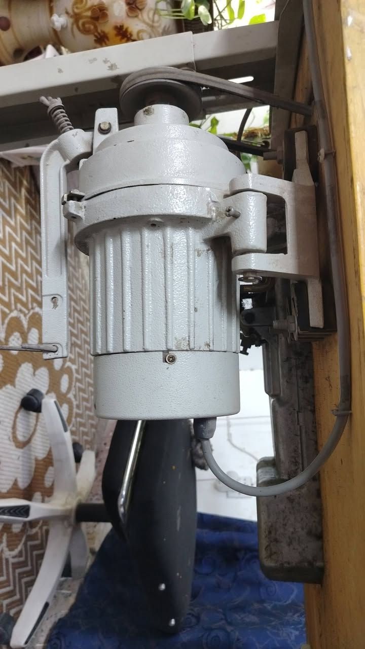 السلام عليكم مكينه للبيع مواصفاتهه /GUITA الماطور هندي اصليه ممبدل اي شي بيهه ولا مفتوح برغي بيهه 
الدهن جديد /بغداد 
للاستفسار ع الرقم ***********بي واتساب
