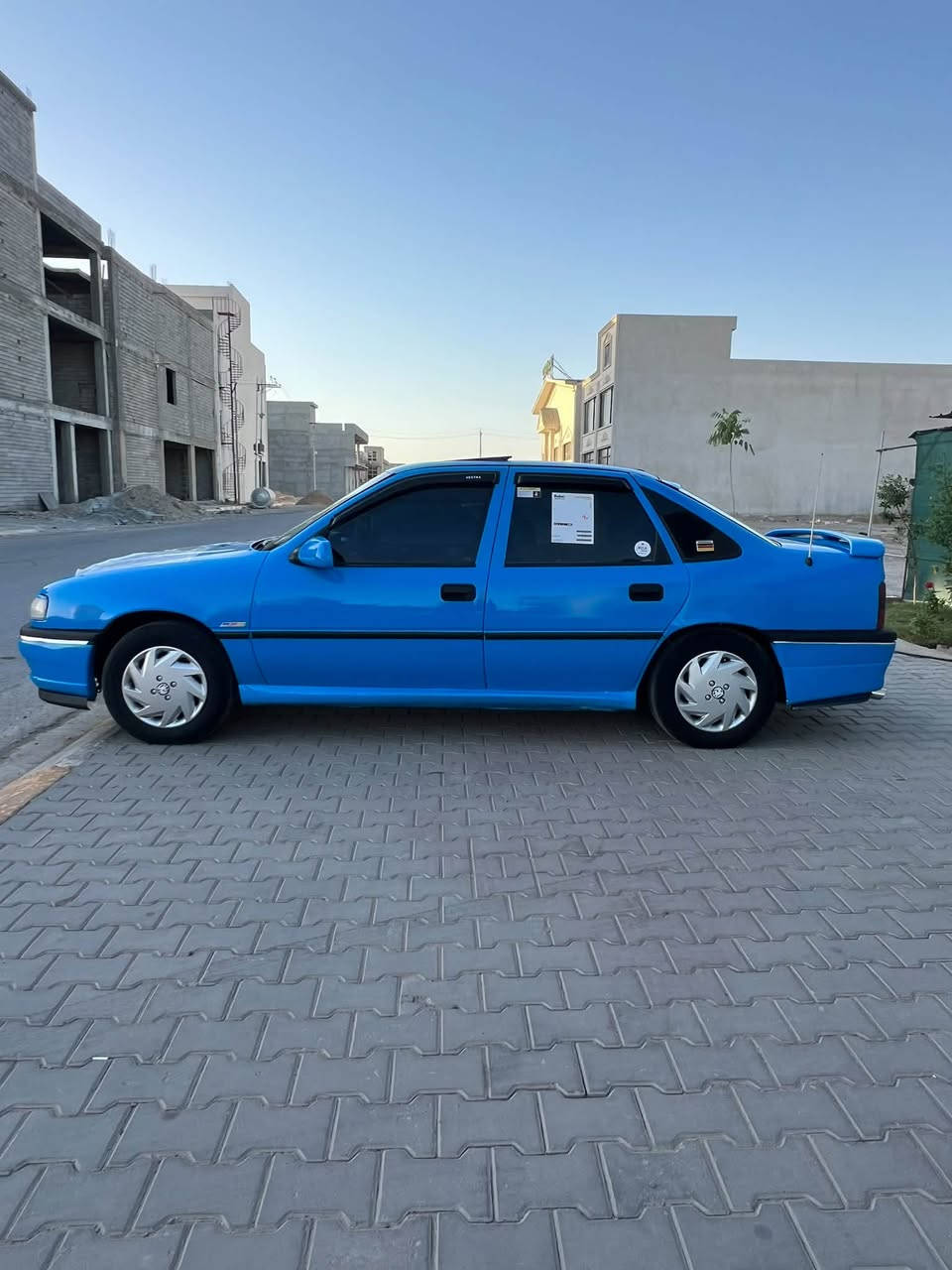 السلام عليكم … الحلال للبيع
اوبل فكترا موديل 1993 /بسعر39 وبيها مجال   لون بلادي مميز  
محرك. 2000 المرغوب شرط     قبل 11 يوم شاده 
جام كهرباء  كله شغال  سلايت كهرباء 
كير عادي مكفول بدون عيب 
صدر امامي خلفي جديد 
تخم تاير جديد.  بور. ومشط جديد 
ABSبلادي 
الموصفات.  دعاميات سبورت شباك سبورت 
بلاجكتوات دعاميه زنون.  لايت بكلايت مال كصه
سنتر لوك. .  رونات كله شغاله  دوسات 95 
غرفت السياره كله جديده. داخل بلادي 
محرك / صدر / تخم تاير / كهربائيات كله شغاله / 
السياره جاهزها من كل النواحي متصرف عليه ألف 
🚦رقم صلاح الدين الماني شرط التحويل 
جديد شرط التحويل
السياره /بيها صبغ مكانت بدون ضربه بدون تبديل شرط
افرماممه مكفوله.  لغود مكفوله. 
مكان السياره تكريت القادسيه   بسعر39  وبيها مجال 
رقم***********
