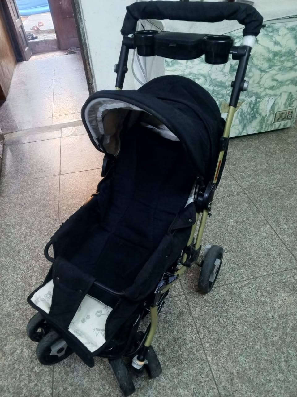 عربانه طفل كلش جديده مره وحده مستعمله 
السعر 45
عنوان كوت الحجاج
***********
