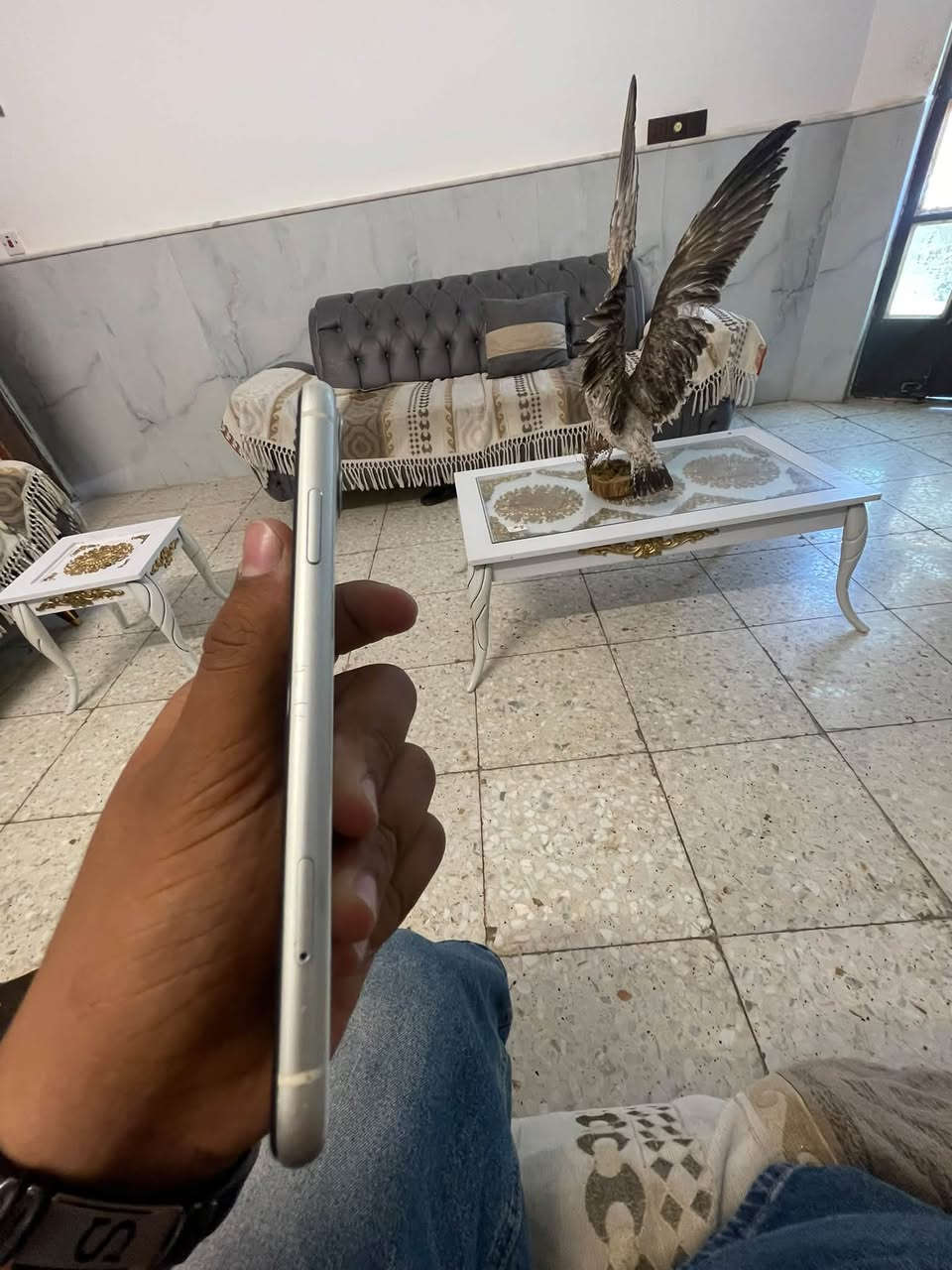 سلام عليكم يفوان ١١ عادي ألسعر ١٨٠ الجهاز يخبال 
   
1-مبدل شاشه وبطريه 

2-بطريه ٨٢

3-اذكره ١٢٨

بكني بغداد جسر ديلى القديم 

وتساب ***********
 
ما راد علا التعليق فقط وتساب

