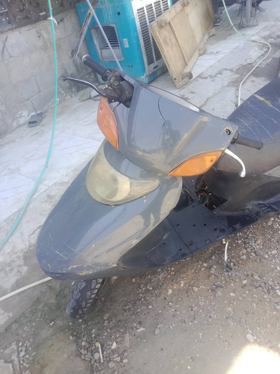 يالله متاح الدراجه ماعرف اسمه قبل سبوع فتحت كابريته وماشتغلت ابيعه جوم حديد هلموجود سعر 100 اخر مره شغلته قبل سبوع تايراتهن جدد بعدهن عنوان كربلاء ***********
