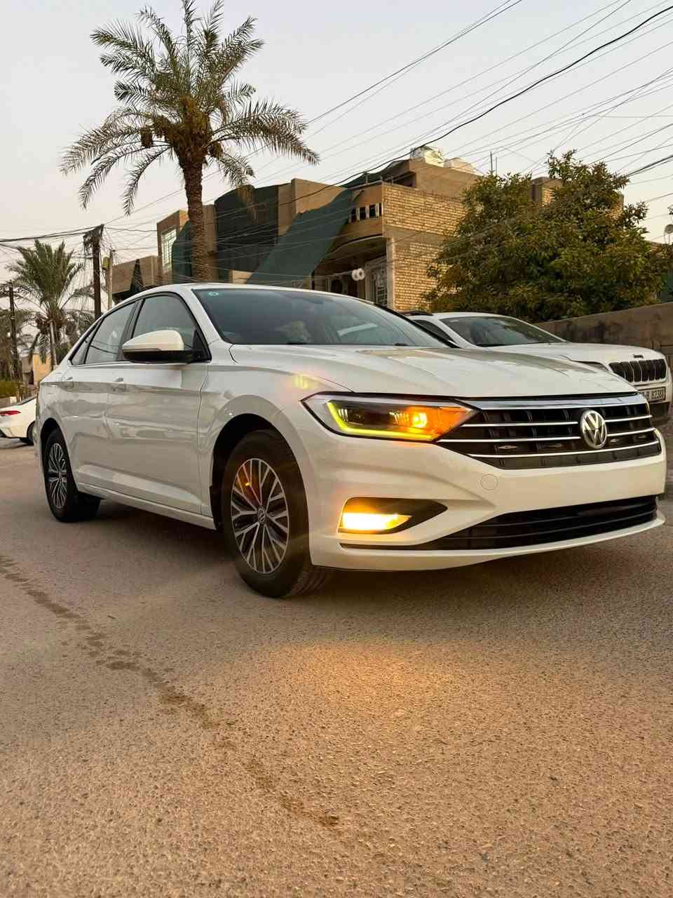 السلام عليكم ورحمه الله
بيع او مراوس 
فولكس واكن جيتا 2019
رقم بغداد بسمي سنويه مجدد 31
لون ابيض ماشيه ٥٩ الف ميل سياره جديده داخل وخارج 
المواصفات 
شاشه كامره 
دوشمه جديده للكشن 
رادار 
هندبريك بصمه 
اوتو توقف ذاتي 
اشاير بل مري 
ايكو تقليل صرف الوقود 
لايتات زنون اصل 
ويل كل 16 مع تخم تاير برجستون ياباني 
صدر امامي خلفي 
منضومه البانزين كلهه جديده 
منضومه تبريد جديده 
بطاريه جديده بعدهه بضمان 
كير محرك بحاله الشركه 
سياره حلوه وجديده وع ايدي 
حادثهه جامغ وبنيد بدون لغد وشاصي بشرط
مكان سياره بغداد جديده 
*********** متوفر واتساب
