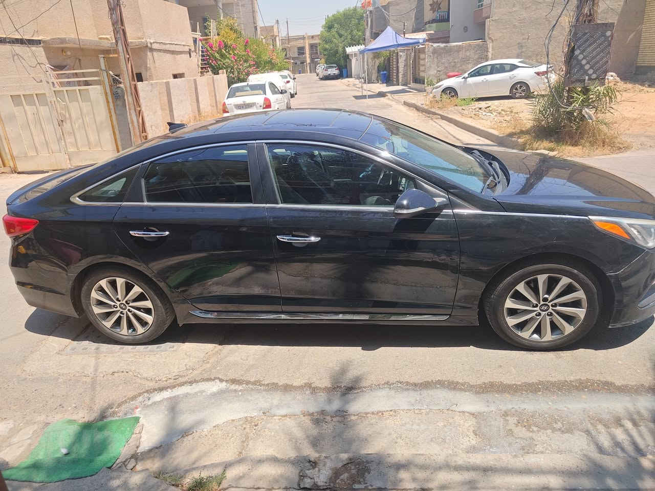 السلام عليكم 
سوناتا وارد امريكي 2016
باب السايق مبدل
المواصفات
بصمة 
فتحة 
رادار 
ترحيب
بصمة ابواب 
شاشة كبيرة 
صندوق ذكي 
ماشية 74
السعر 127 وبيه مجال
***********
