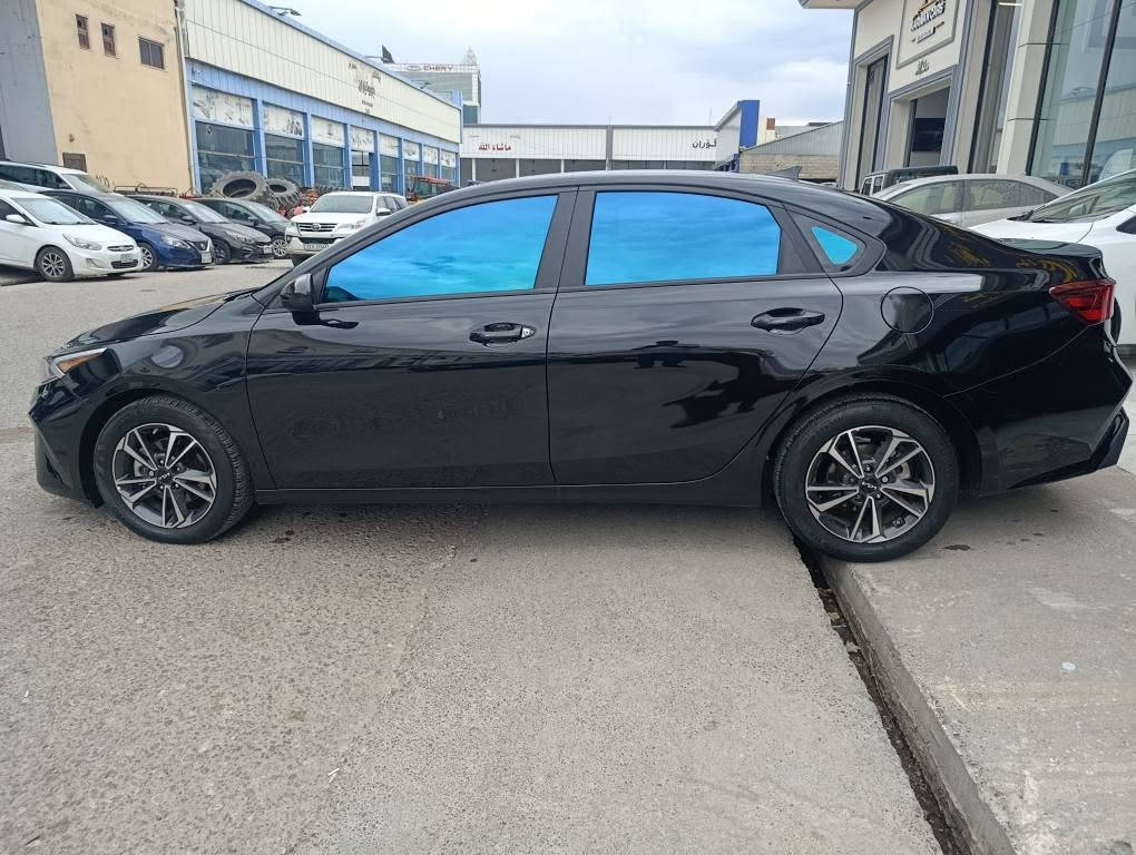 Kia Forti 
موديل 2024
ماشيه 21 الف ميل
لون اسود
سعر 135 ورقه بدون رقم
رقم كاتي تترقم محافظات الاقليم
أربيل/دهوك/سليمانيه/حلبجه
مدة الترقيم 90 يوم من تاريخ الشراء 
حادث السيارة: بدون حادث فقط دعاميه امامي بدون دواخل مكفوله (فقط 2 قطع كلير امريكي بدون معجون فقط رش)
كافه الايربكات سلميه 💯/100شركه ماطاك
مواصفات 👇
محرك 2.0 دوش المرغوب
شاشه كبير 
ويل كب
تحكمات فول
رادار امامي و جوانب
سيارة باربيل شركة نور البصرة موجودة 
بيع فقط شراي يتصل
*********** واتساب 
*********** أربيل, العراق

نص مكتوب في الصور:
- ***********