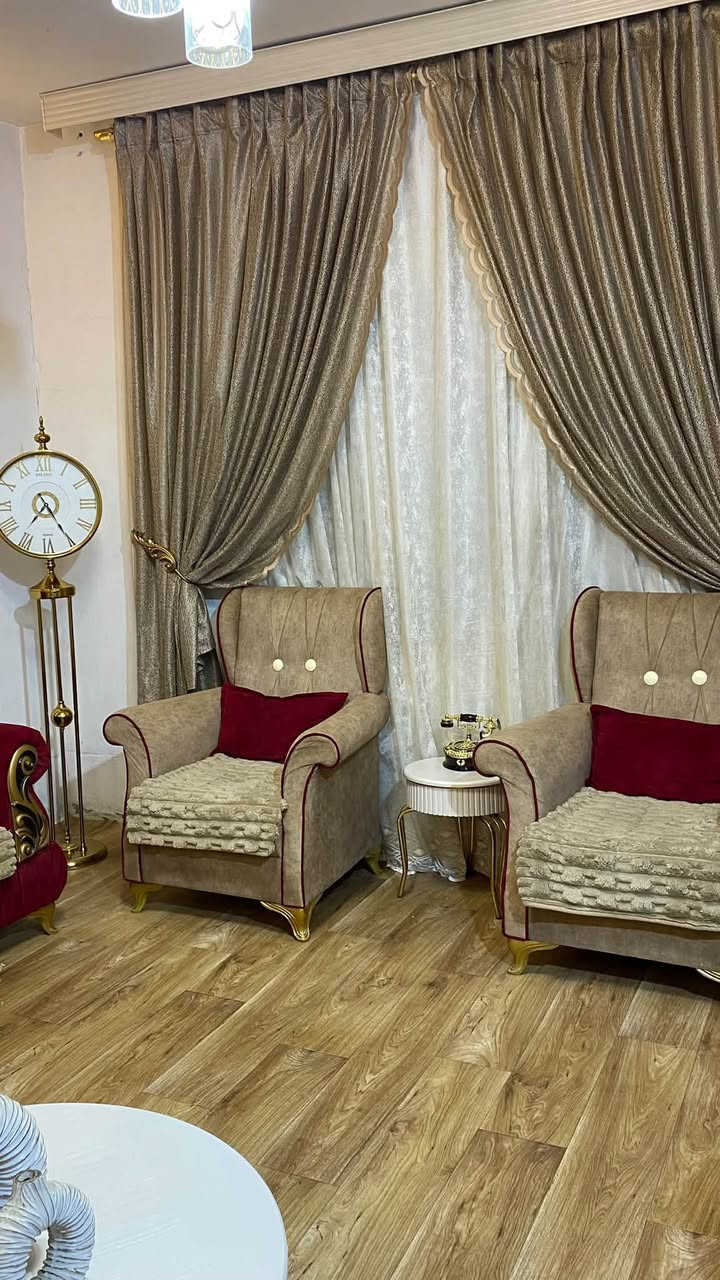 السلام عليكم للبيع تخم ب٥٠٠ الف ومابي مجال هو والتلبيسات جديد الله شاهد مصارلة سنة عندي صار  عليه هو والتلبيسات مليون و٦٠٠ بس مضطرة أبيعة للتواصل ع الرقم ***********🤍
